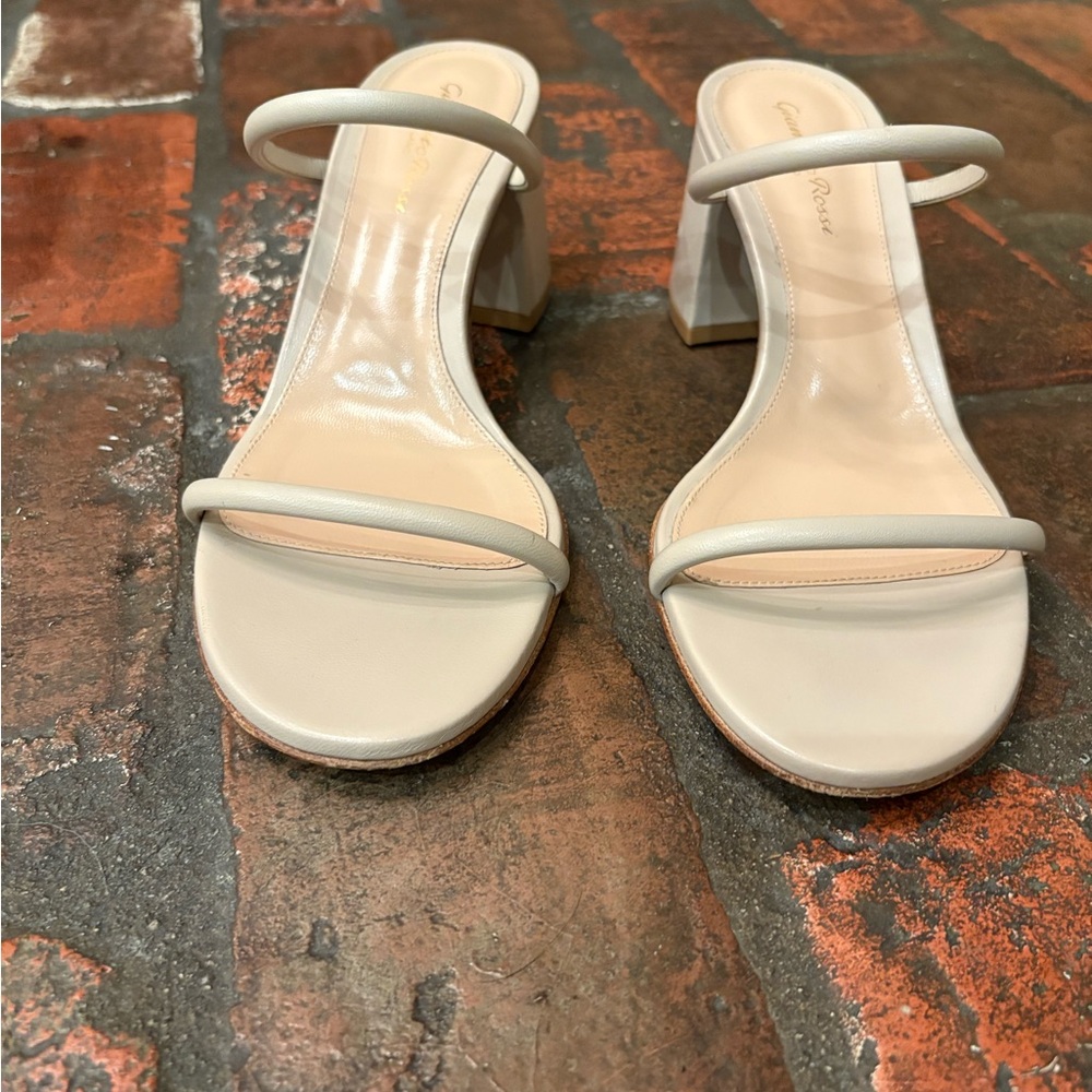 Gianvito Rossi, light beige, leather strappy sandals - 39 1/2.